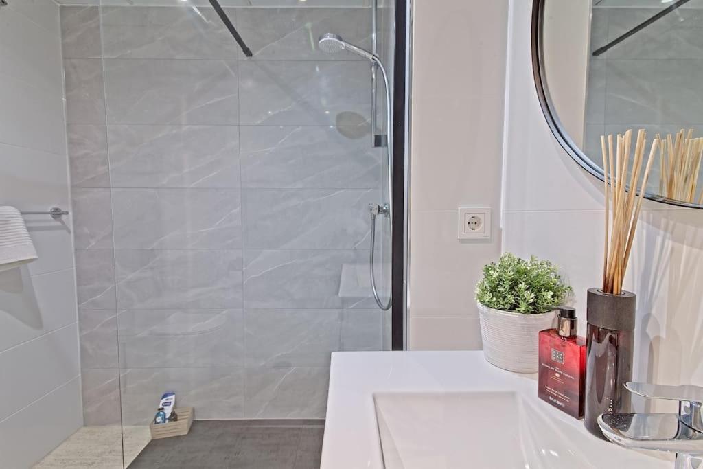 Contemporary, Luxury Living In The Location Apartamento Marbella