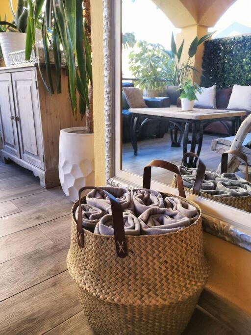 Contemporary, Luxury Living In The Location Lejlighed