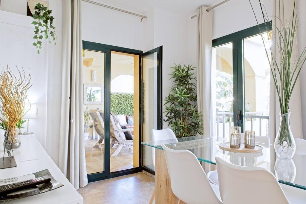 Lejlighed Contemporary, Luxury Living In The Location *