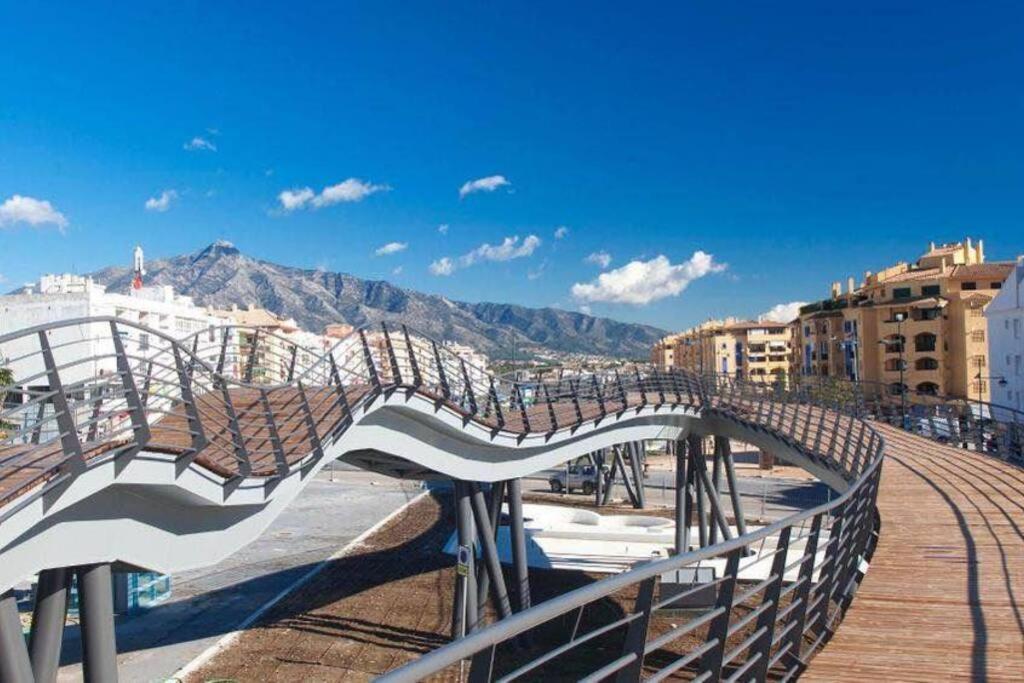 Lejlighed Contemporary, Luxury Living In The Location *